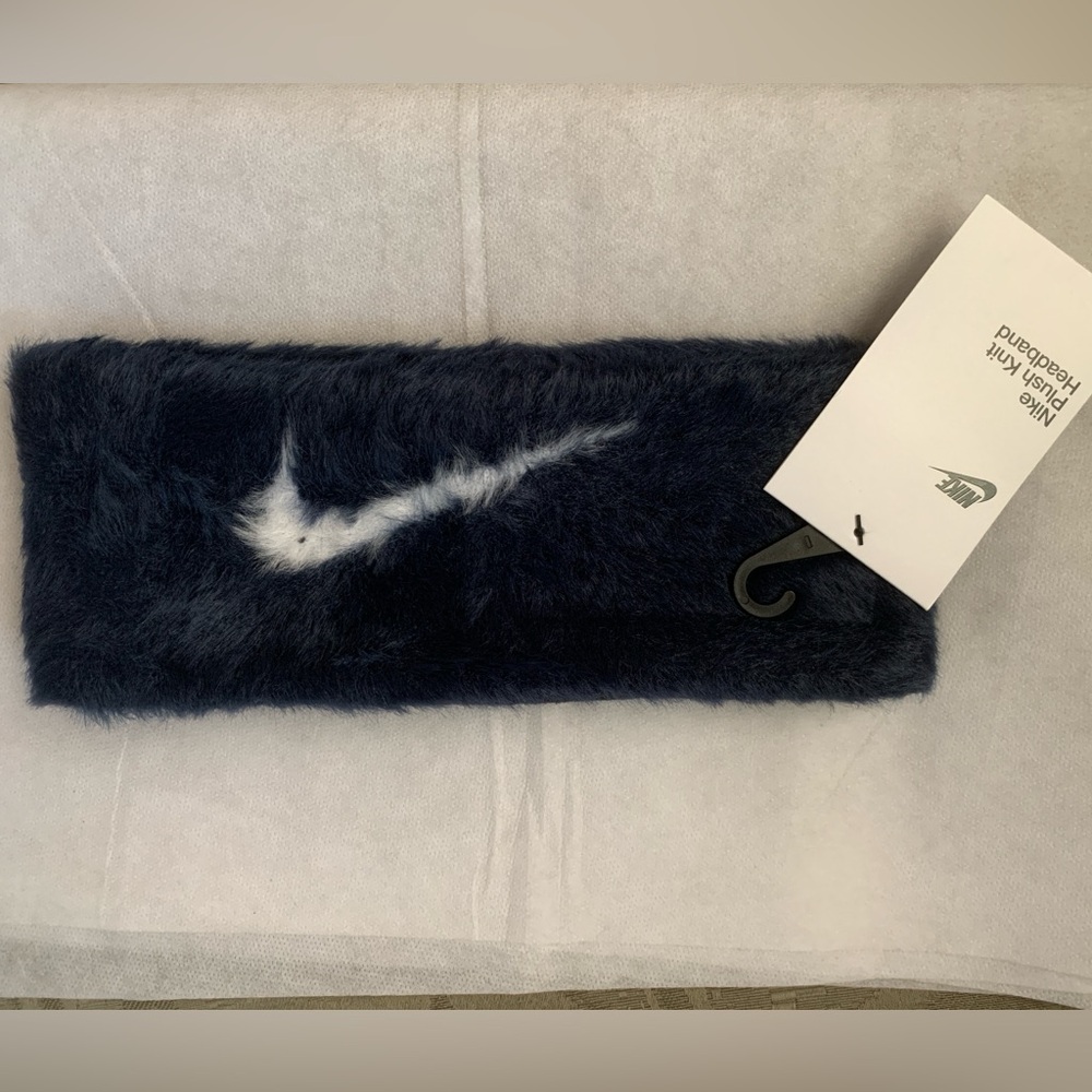 NWT Nike Plush Faux Fur Headband Fleece Lined Cozy Winter Ear Warmer